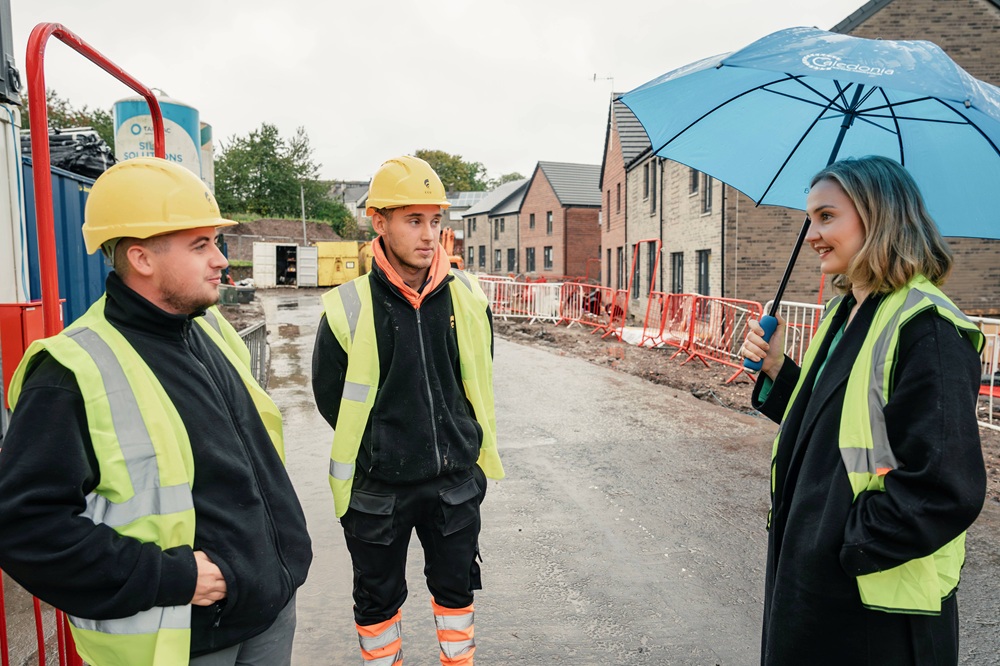 Housing secretary visits major housing regeneration project in Bellsmyre
