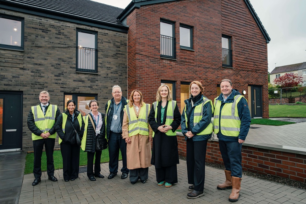 Housing secretary visits major housing regeneration project in Bellsmyre