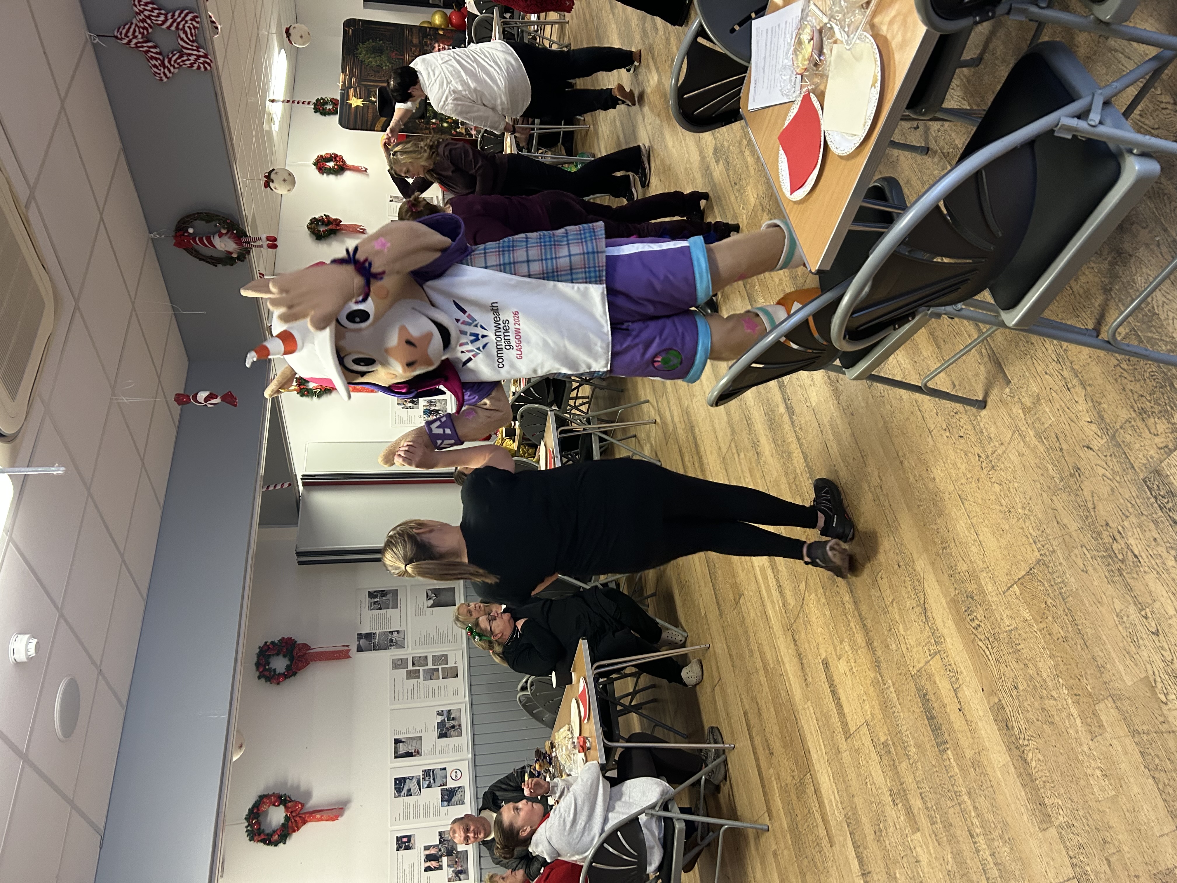 Commonwealth Games mascot Finnie adds Christmas sparkle to Thenue festive event