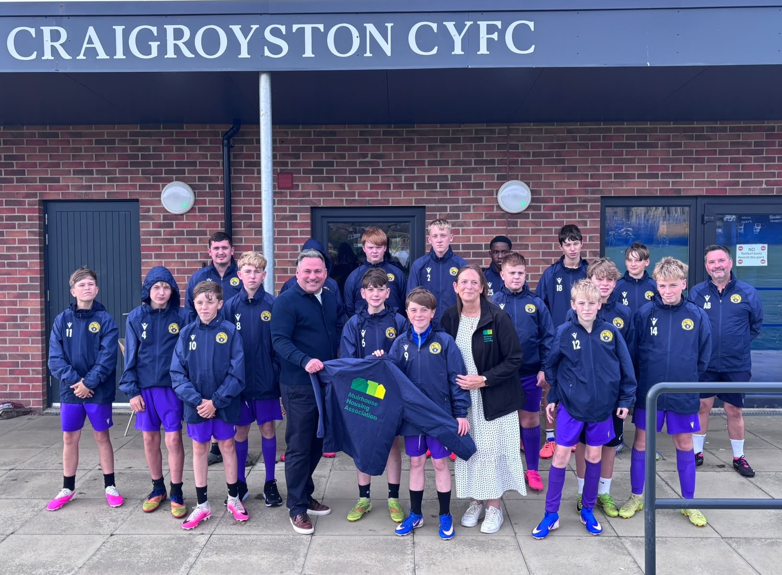 Muirhouse kits out local football team