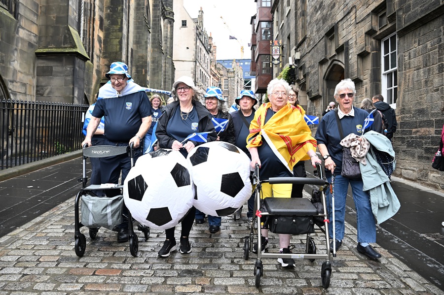Charity Spotlight: Leith Legends walk the ‘final mile’ of 3,070-mile journey ahead of World Cup