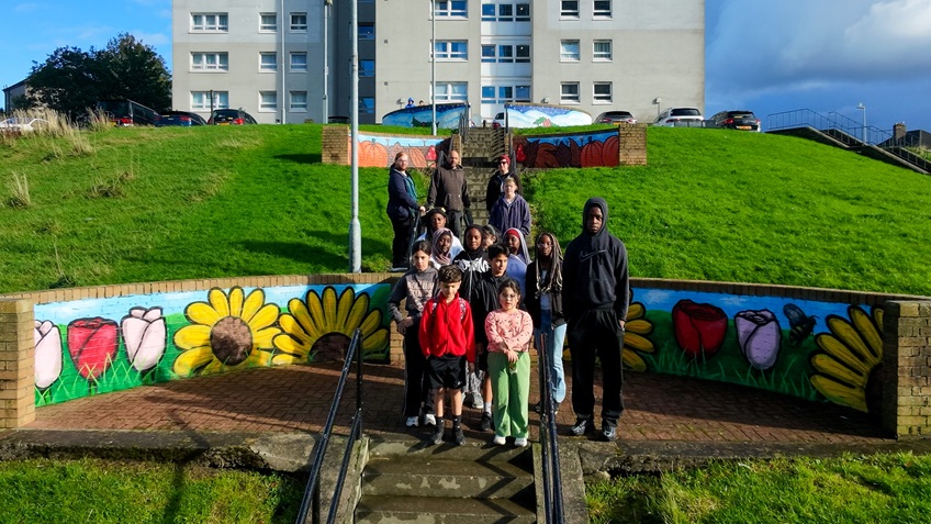 Young artists spruce up Wheatley neighbourhood with colourful murals