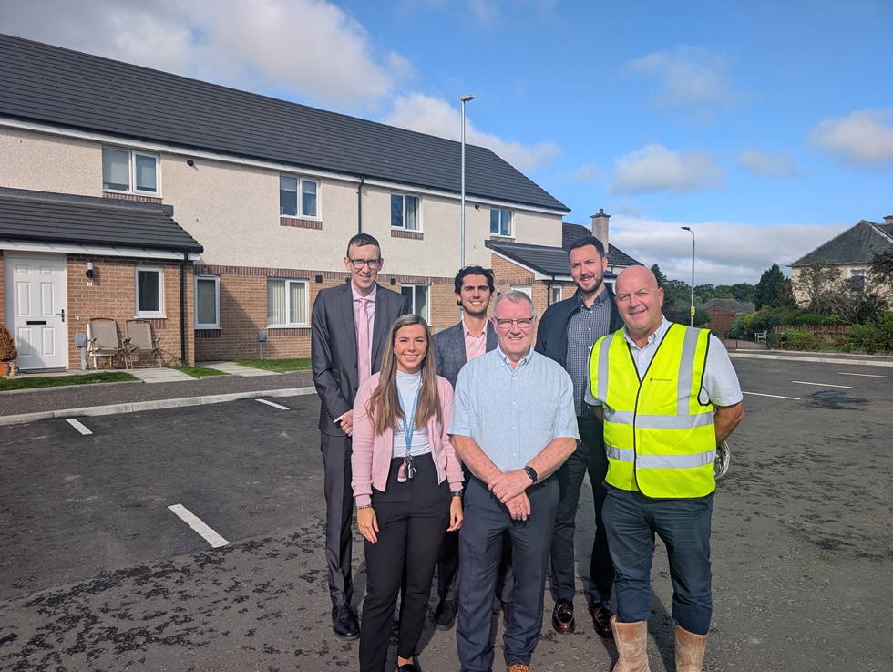 Persimmon hands over further new homes in Muirhead