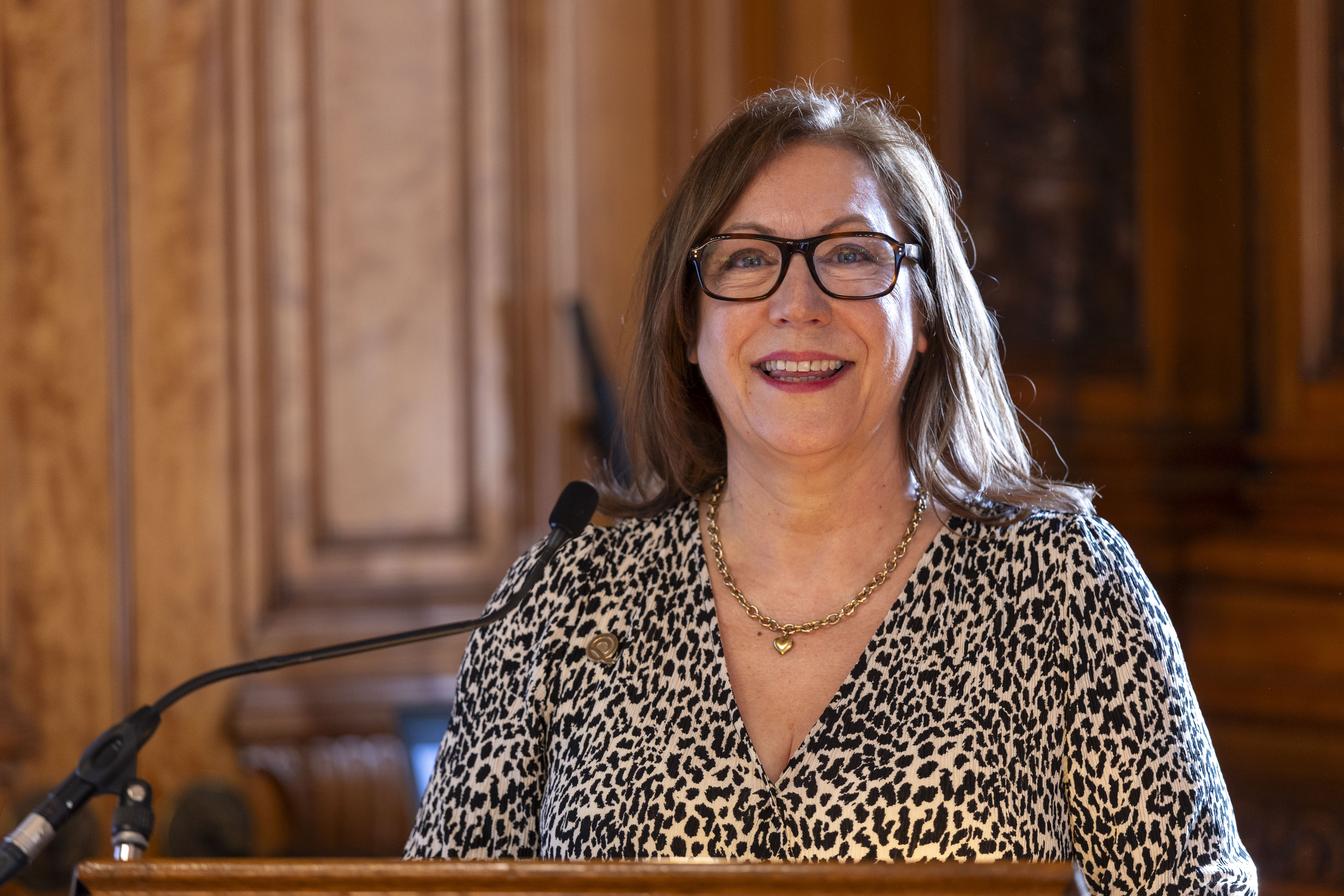 Chief executive of Queens Cross Shona Stephen to retire
