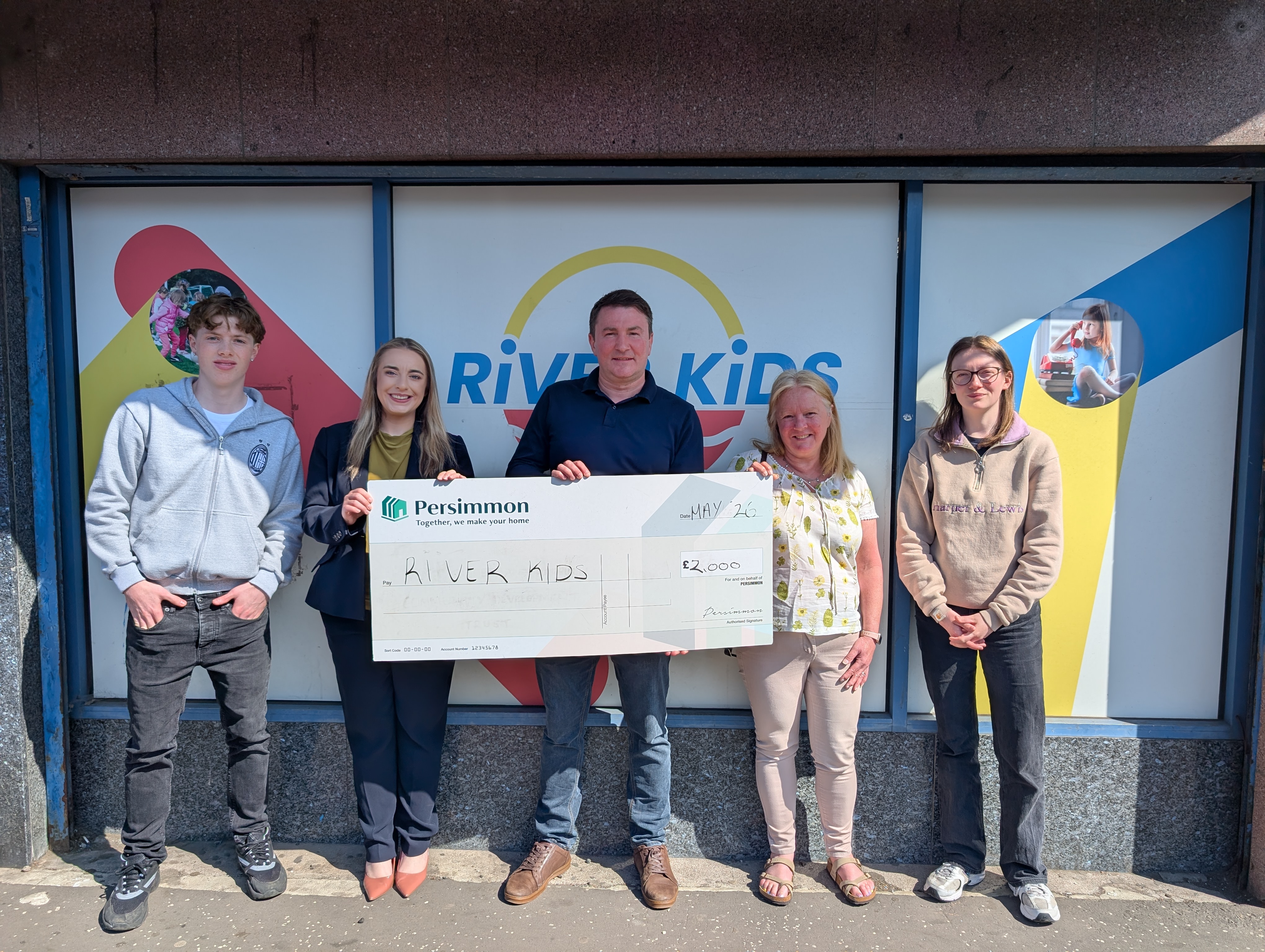 Persimmon Homes donates £2,000 to Broxburn charity