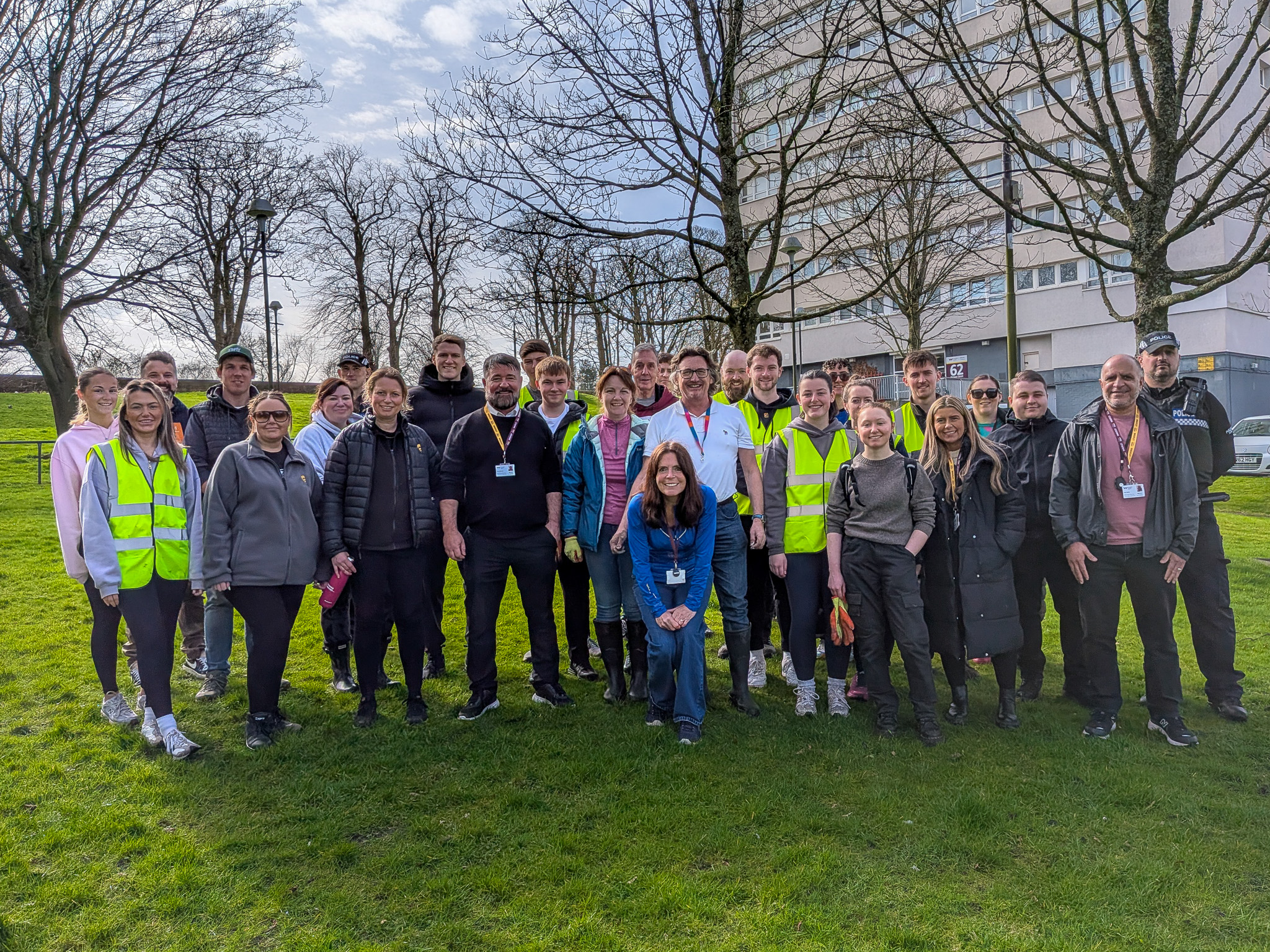 Wheatley volunteers help give Glasgow community a spring clean