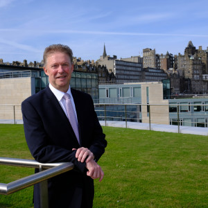 Andrew Kerr to retire as City of Edinburgh Council chief executive