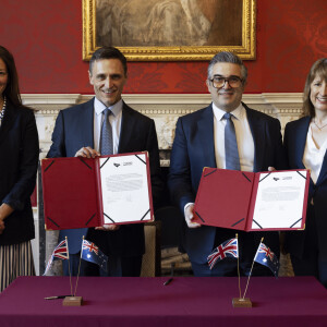 UK: £24bn joint venture signed to deliver housing and science innovation hubs