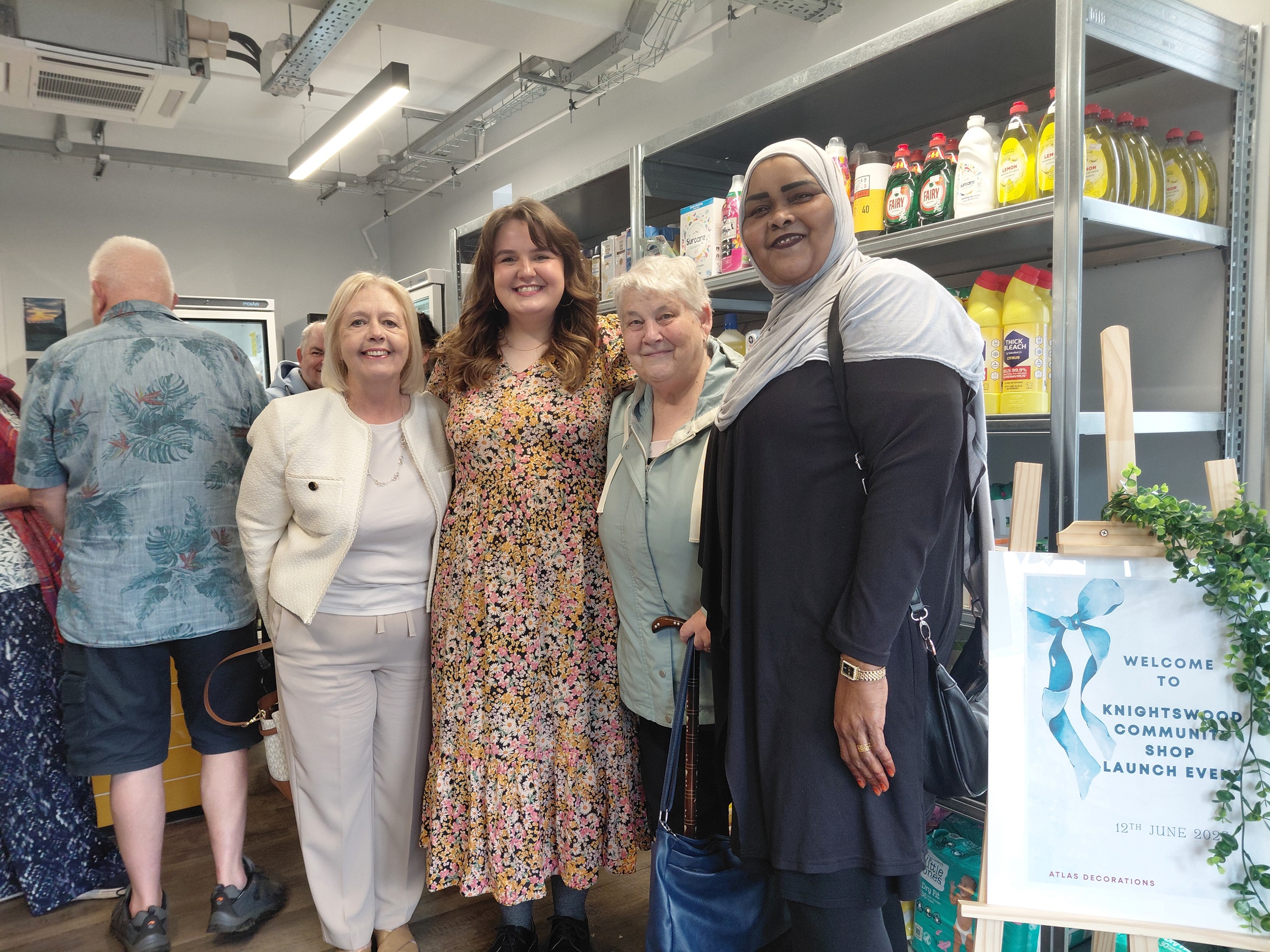 Community shop opens in Glasgow to ease financial pressure for tenants