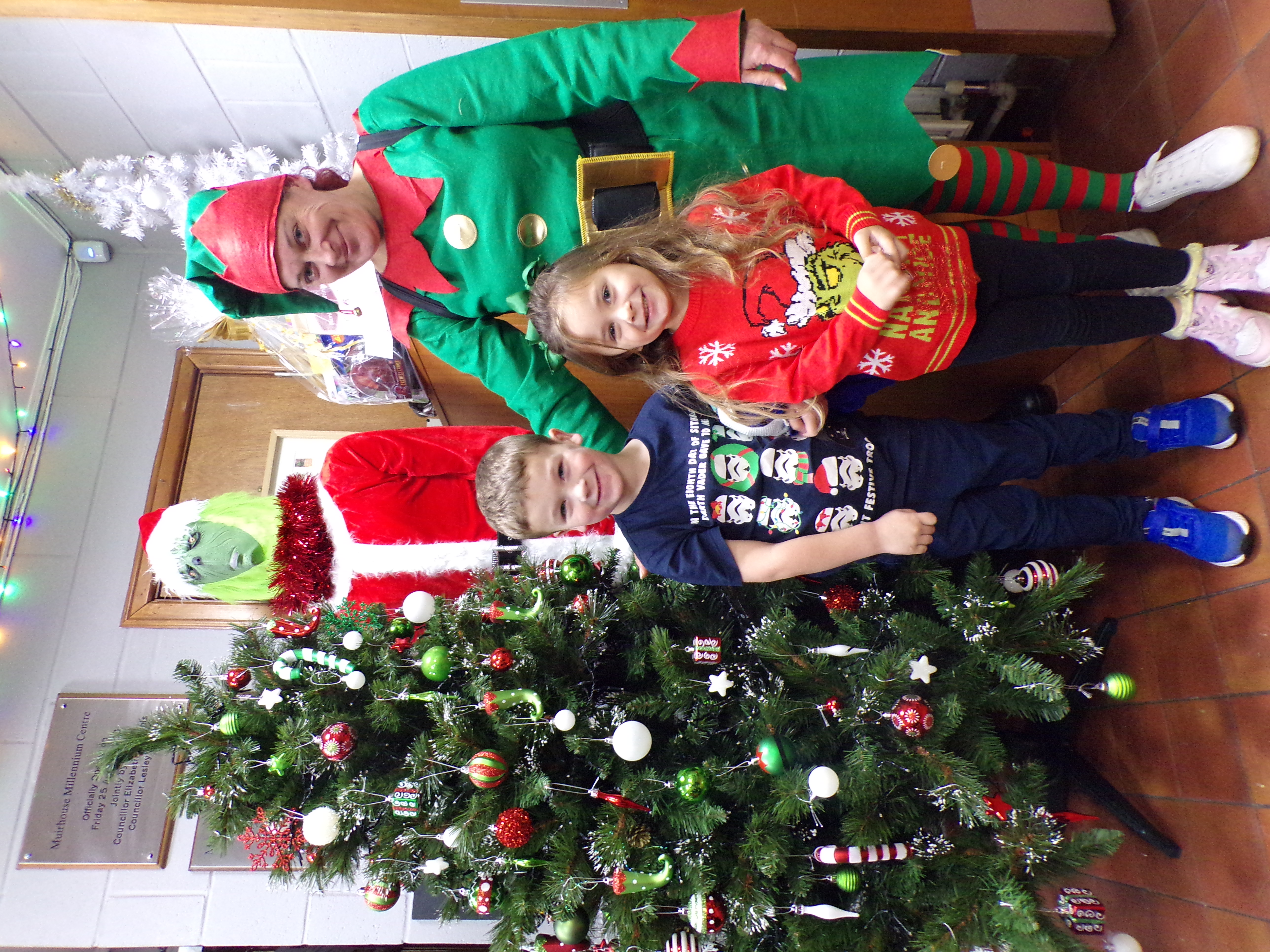 Muirhouse delivers Christmas cracker of an event