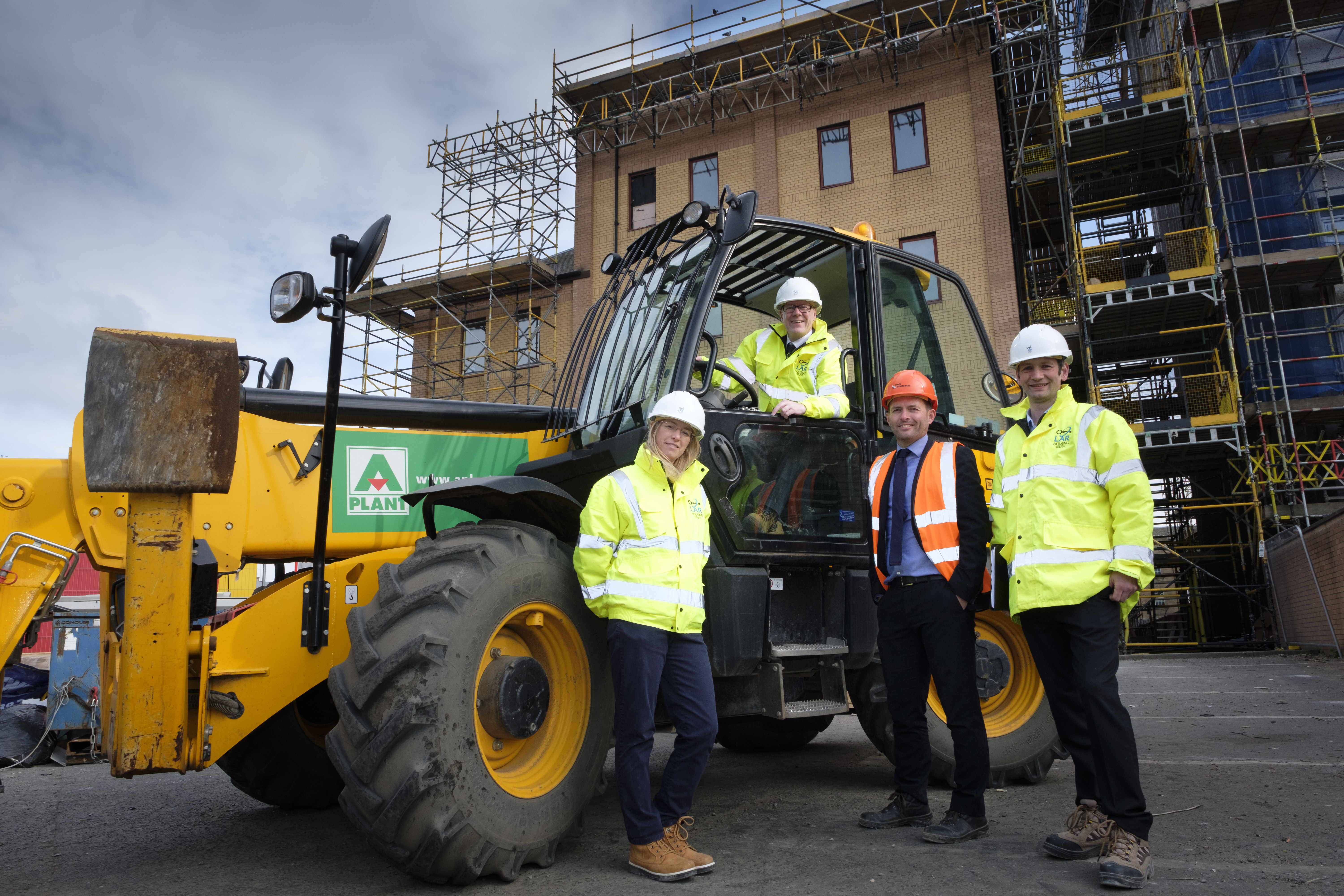 Fact finding visit for housing minister at LAR development