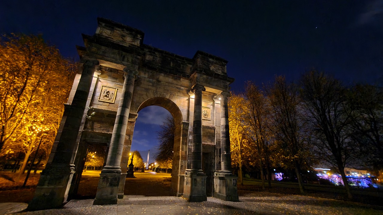 Architects start COP26 running tours to showcase Glasgow's sustainable sights