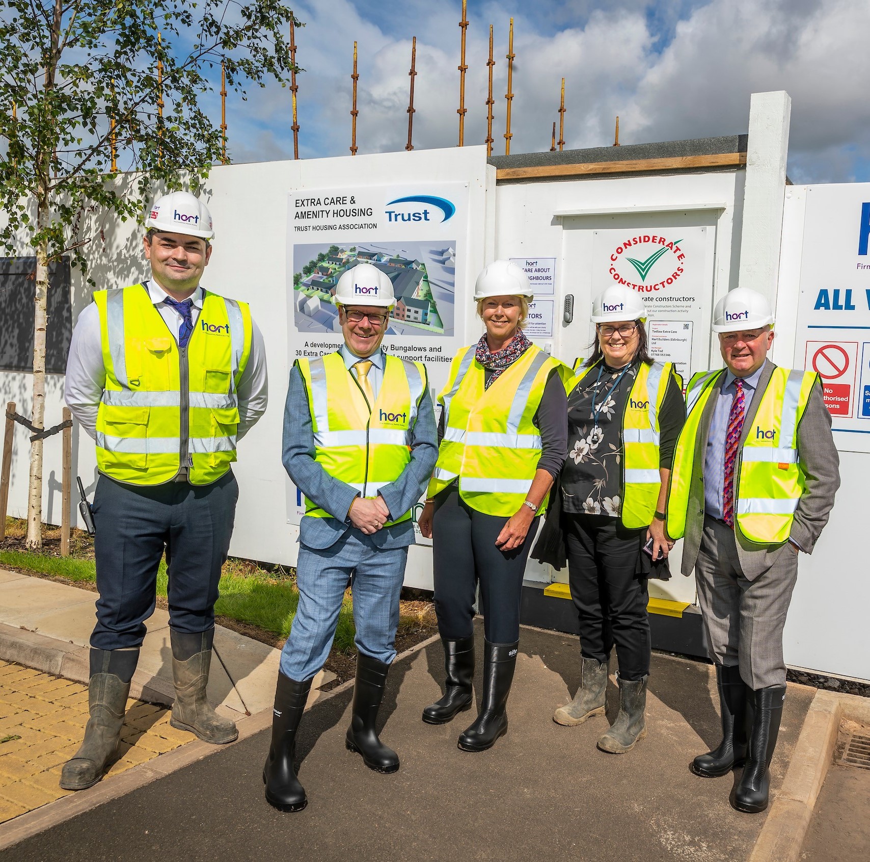 Housing minister welcomed to new Borders site