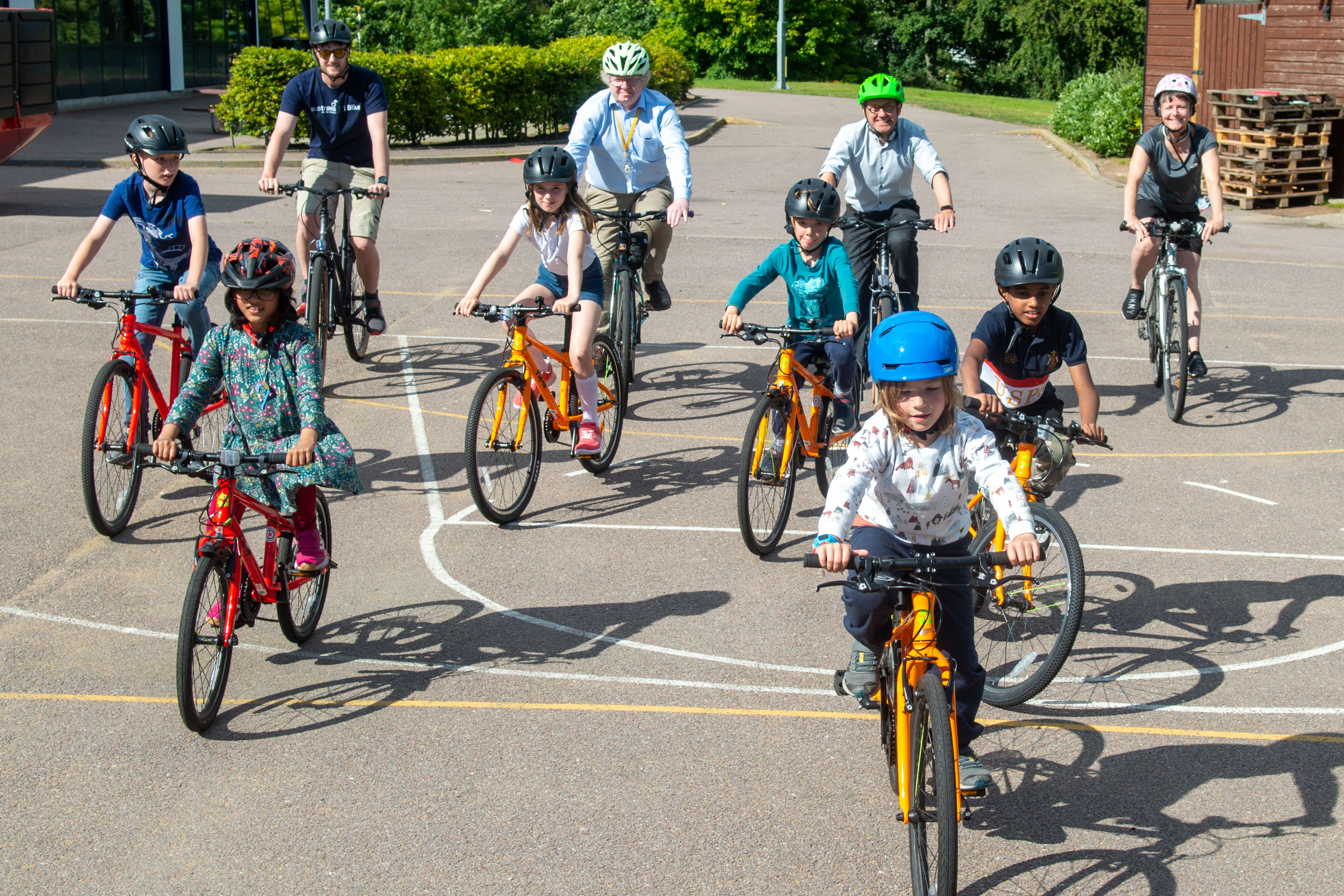 Ministerial visit for scheme to encourage people to ride bikes in Aberdeen