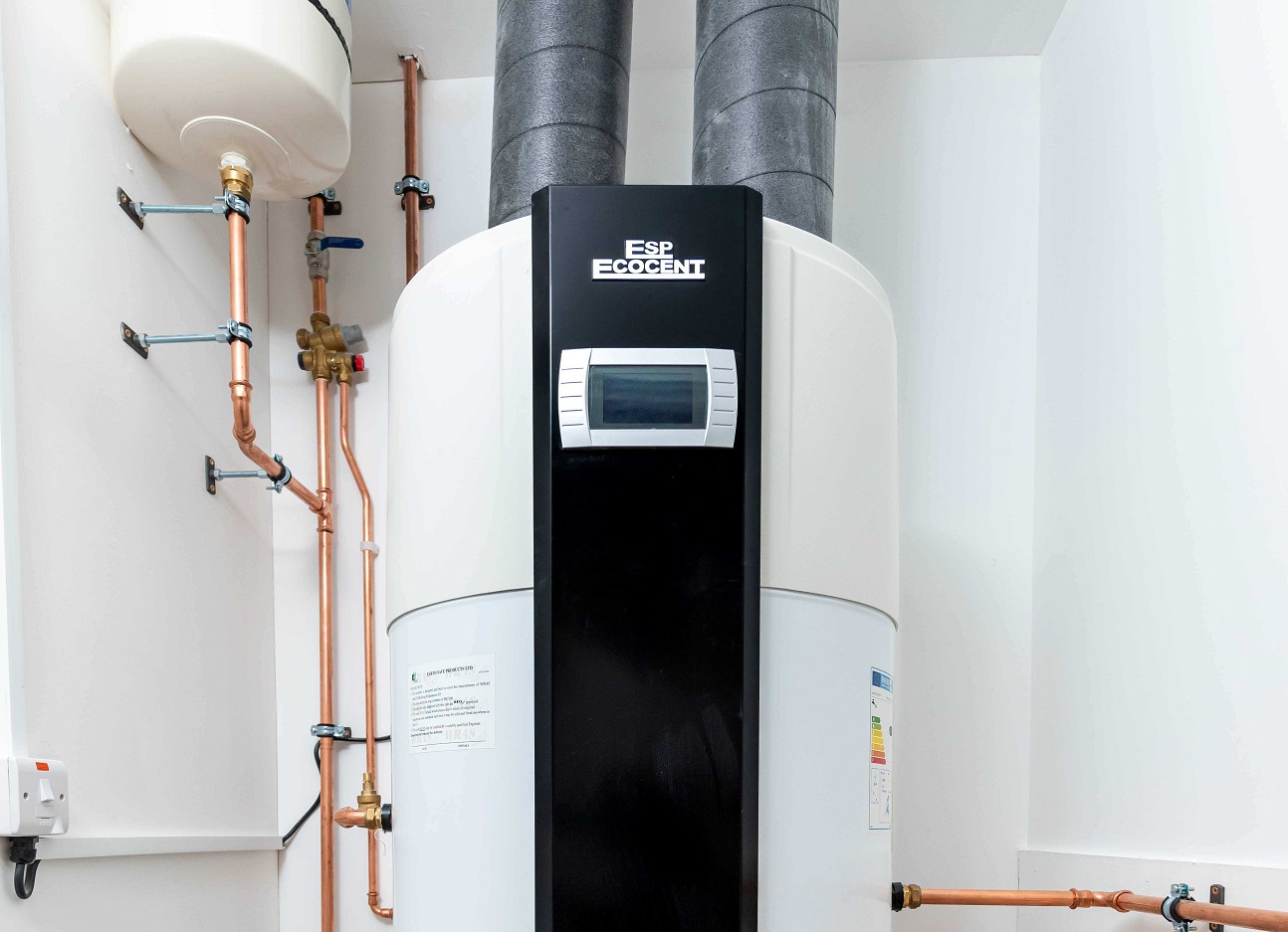 126 individual air source heat pumps installed at Rowanbank Gardens