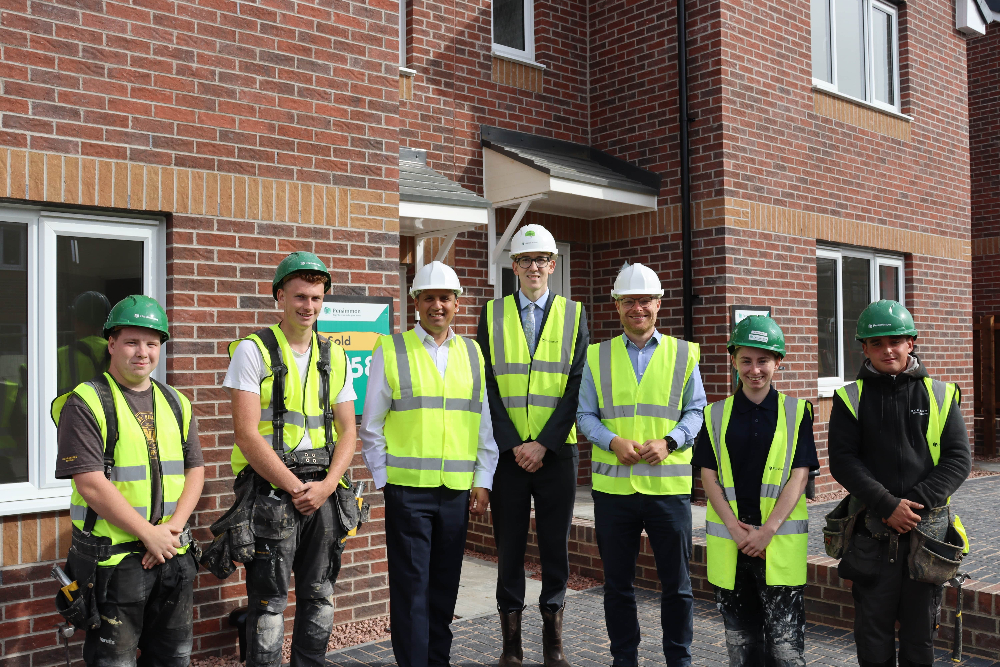 Scottish Labour leader visits new homes in Cambuslang