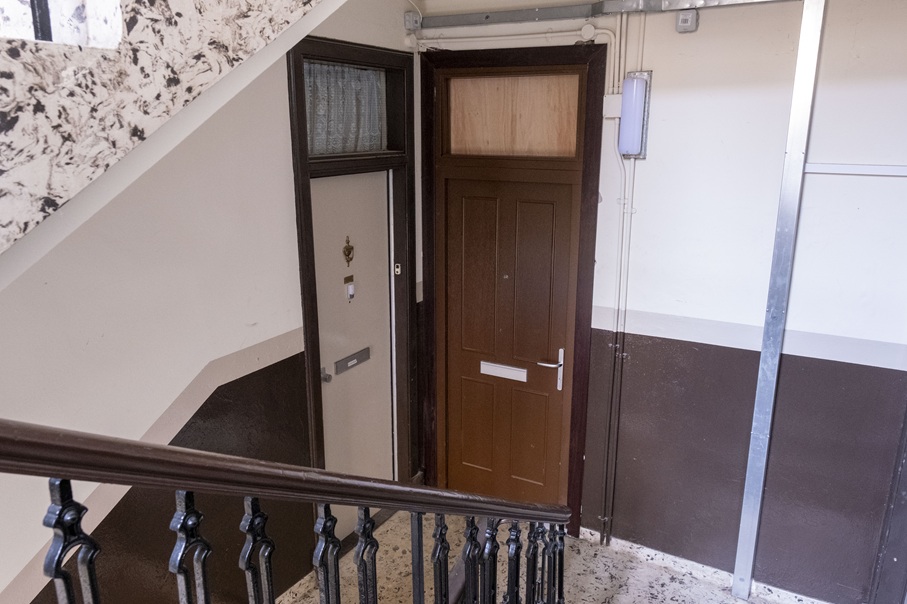 Window and door replacement programme underway in Linthouse