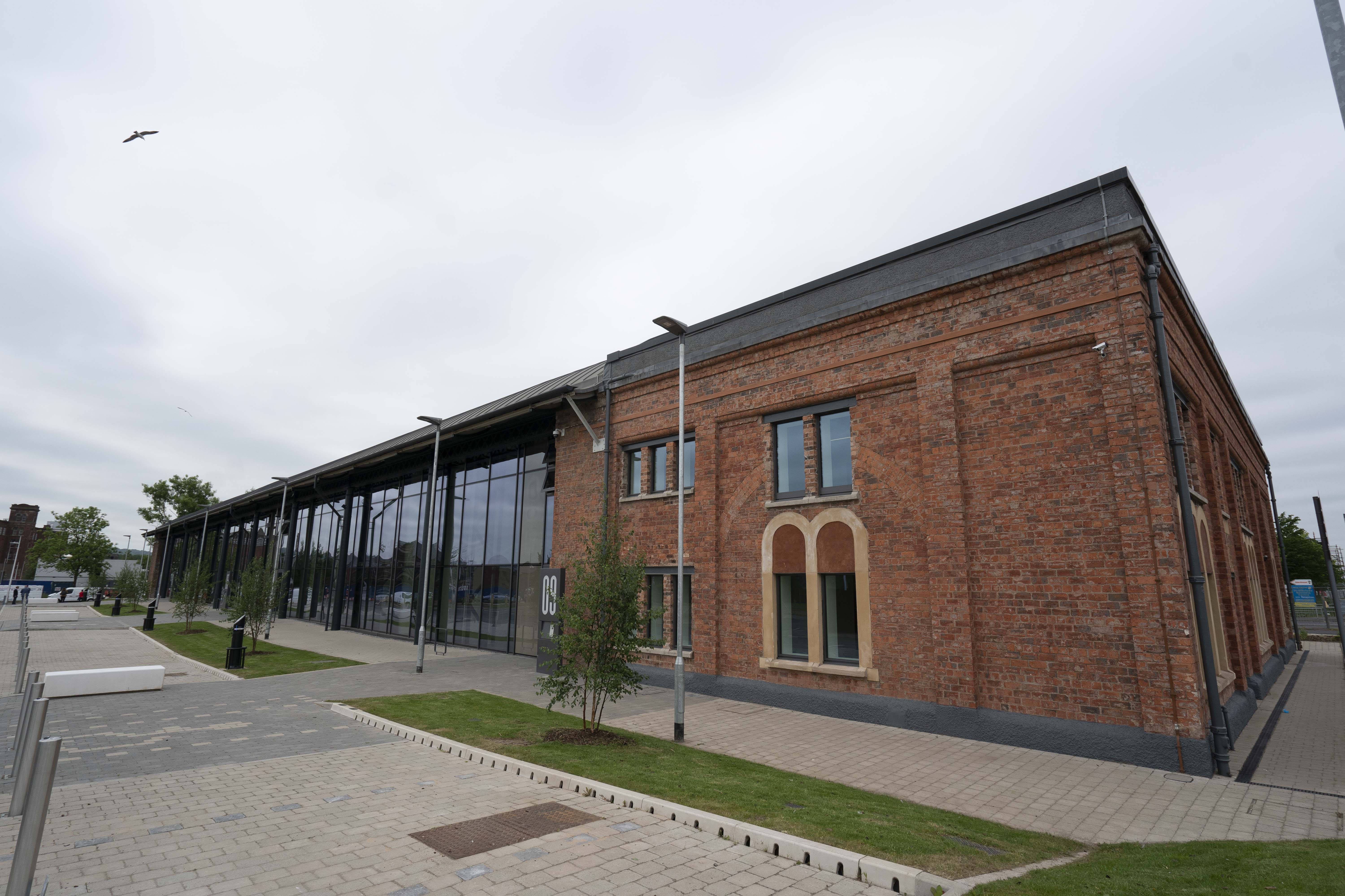 Deputy First Minister unveils new green heating in Dalmarnock