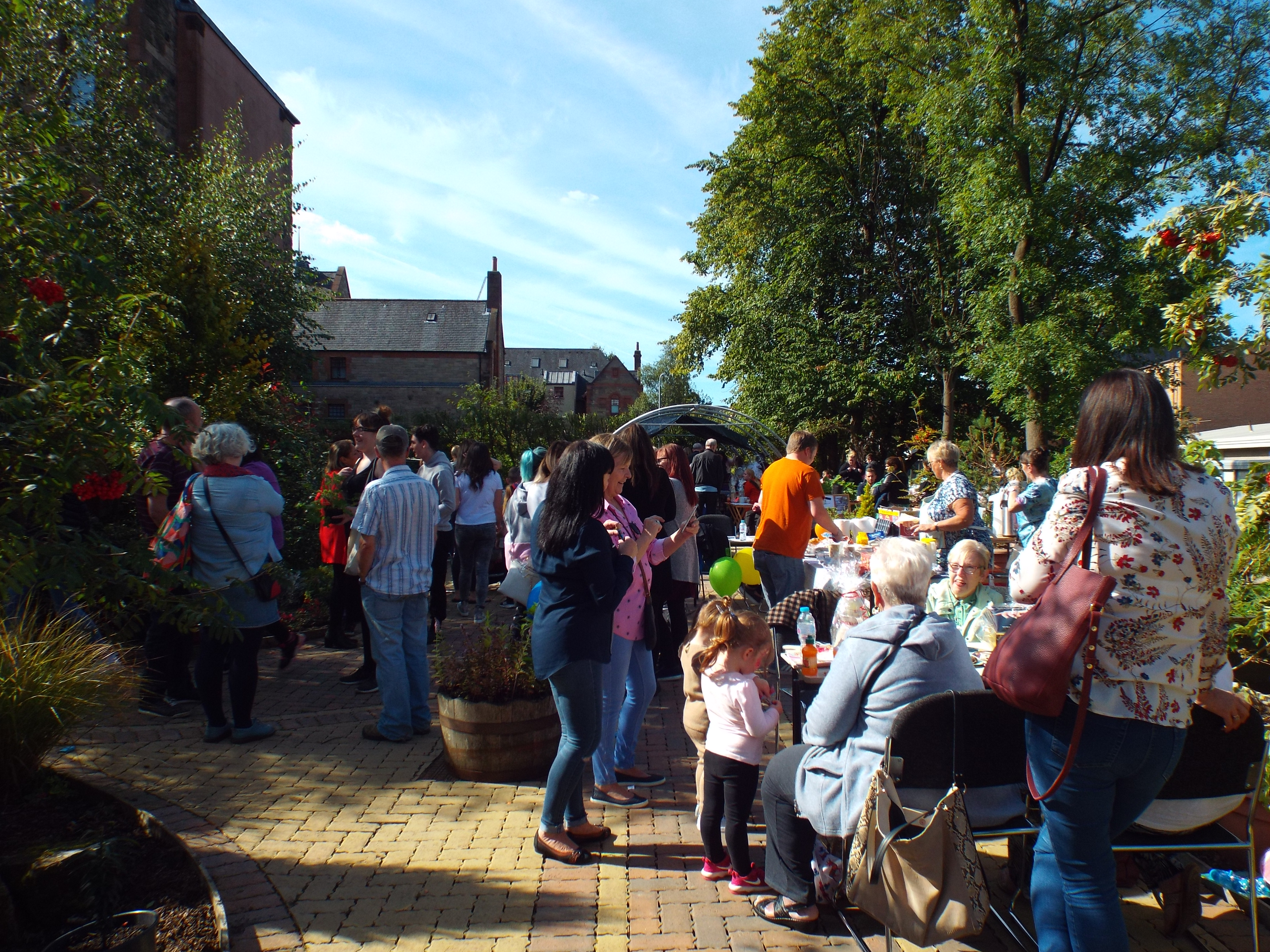 Govanhill community group raises more than £1200 for green space and memorial garden