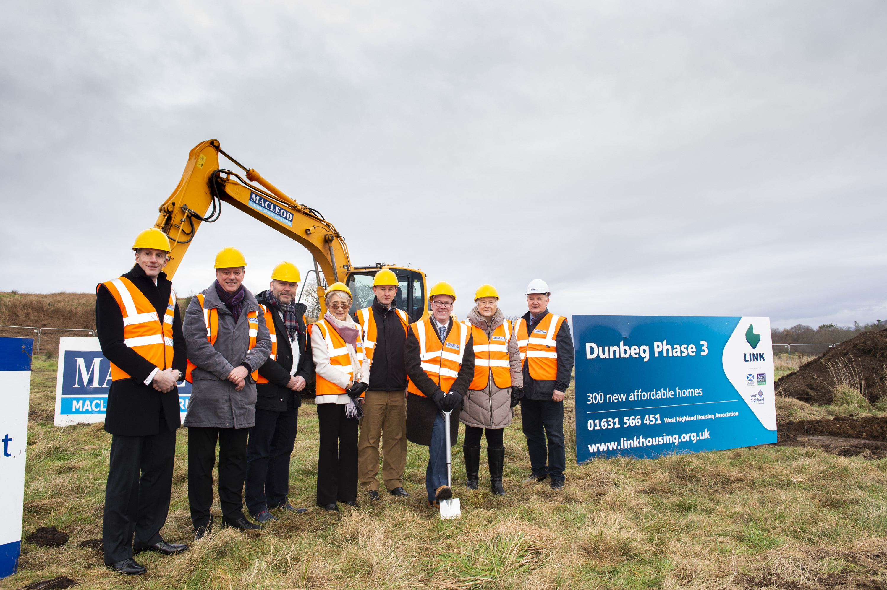 Housing minister praises Link’s Dunbeg development