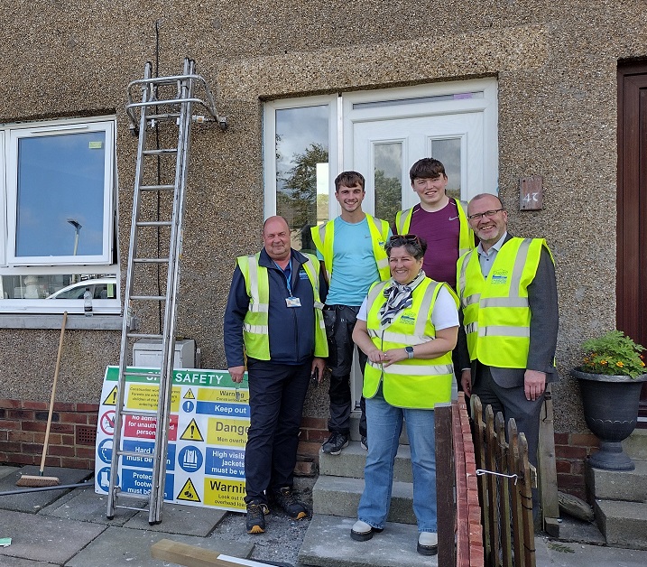 Dundee council tenants set for door and windows replacement