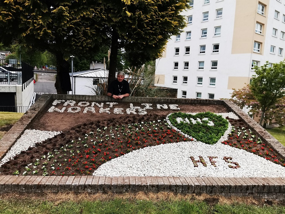 Home Fix Scotland begins work on floral tribute for frontline workers