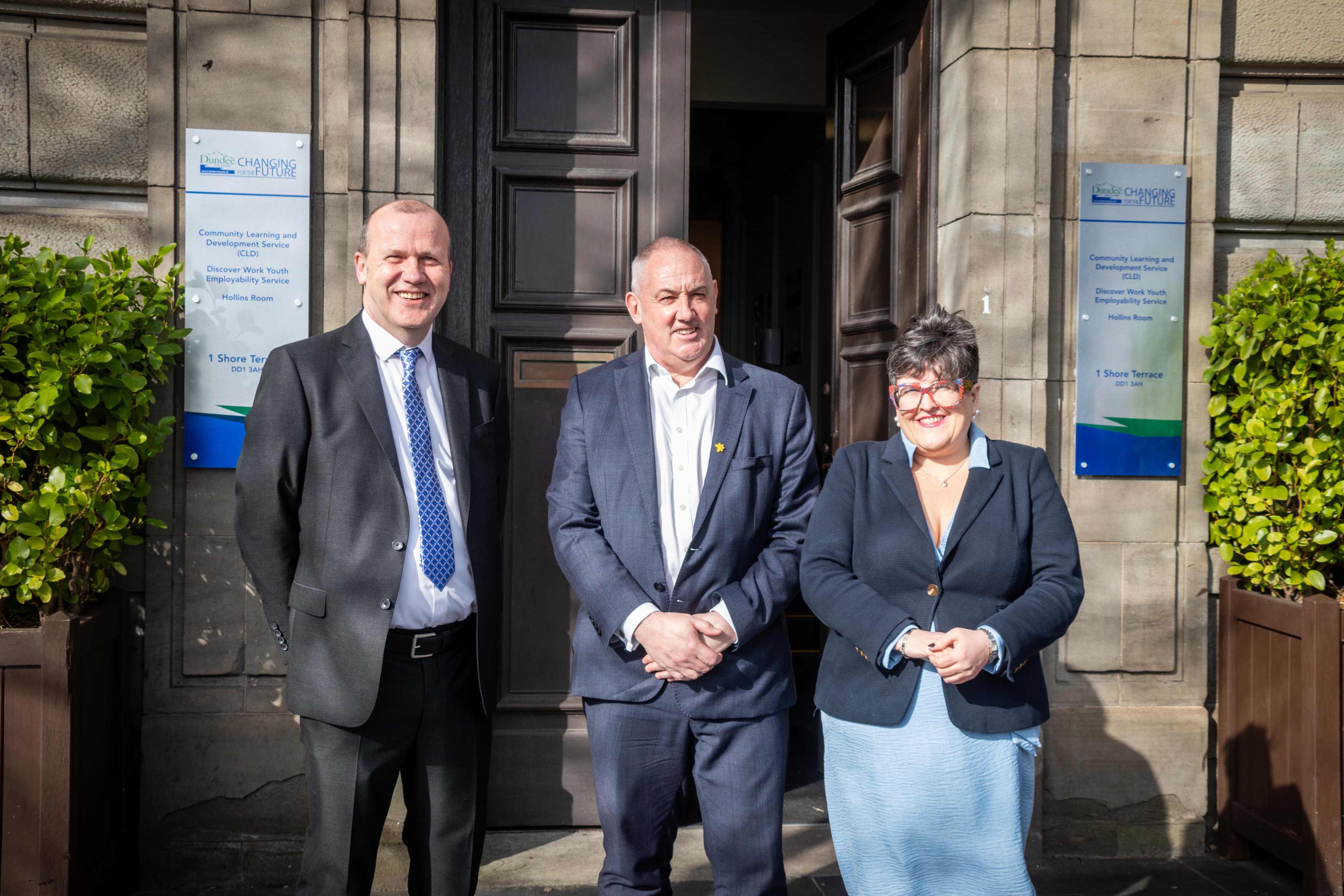 Housing minister visits Dundee Ukrainian project