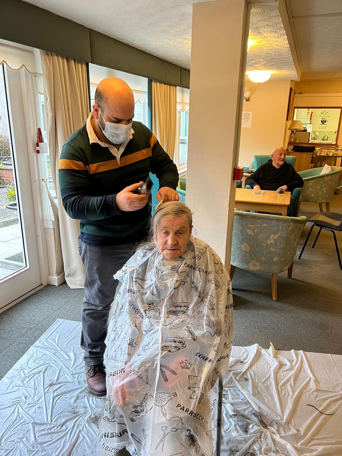 Barber bowls over Inverclyde residents with free haircuts