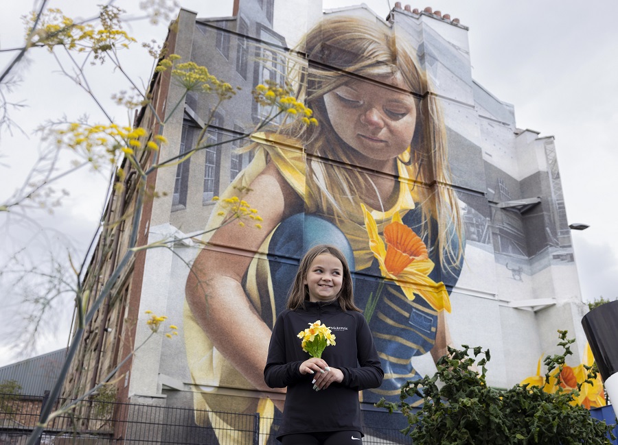Govan Housing Association pays tribute to former chair with 50th anniversary mural