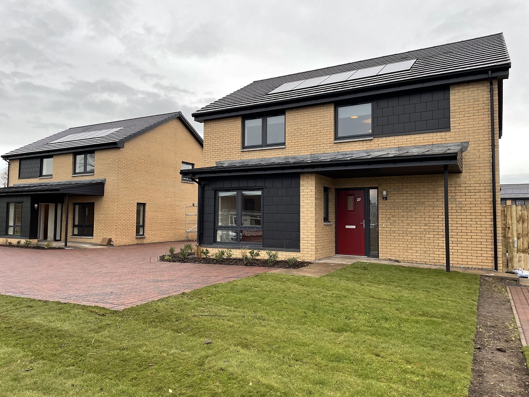 Families move into new Loreburn homes in time for Christmas in Heathhall