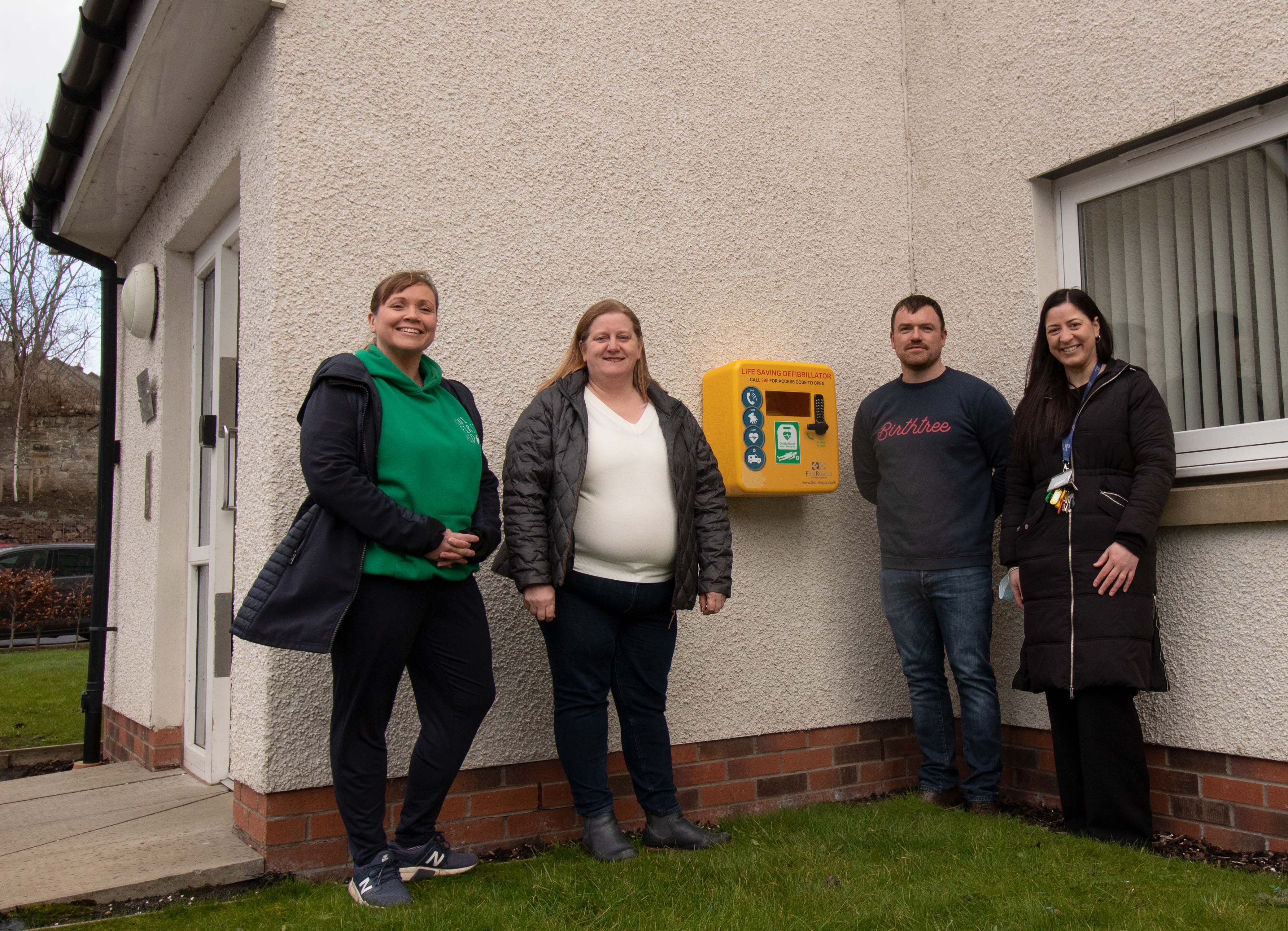 Kirkliston man teams up with Hillcrest to have life-saving defibrillator installed