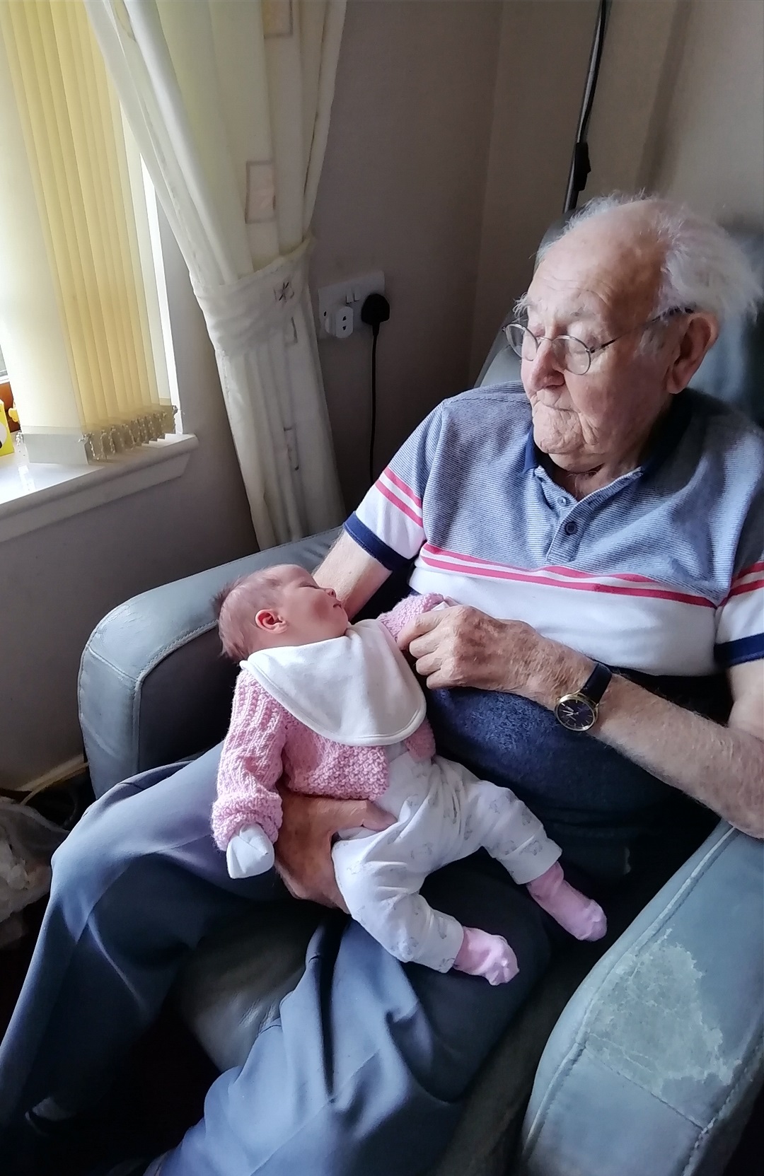 Ex-Royal Navy officer celebrates 100th birthday with Bield