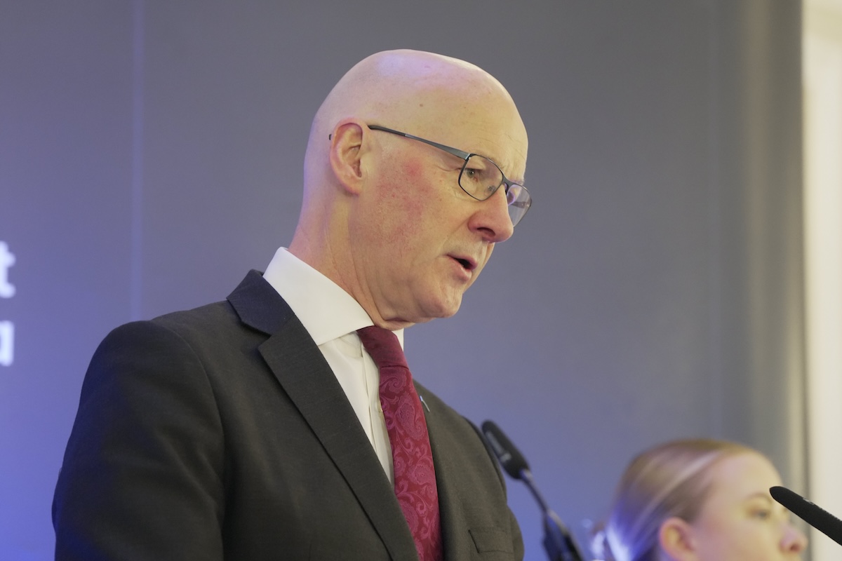 First Minister called on to end child homelessness
