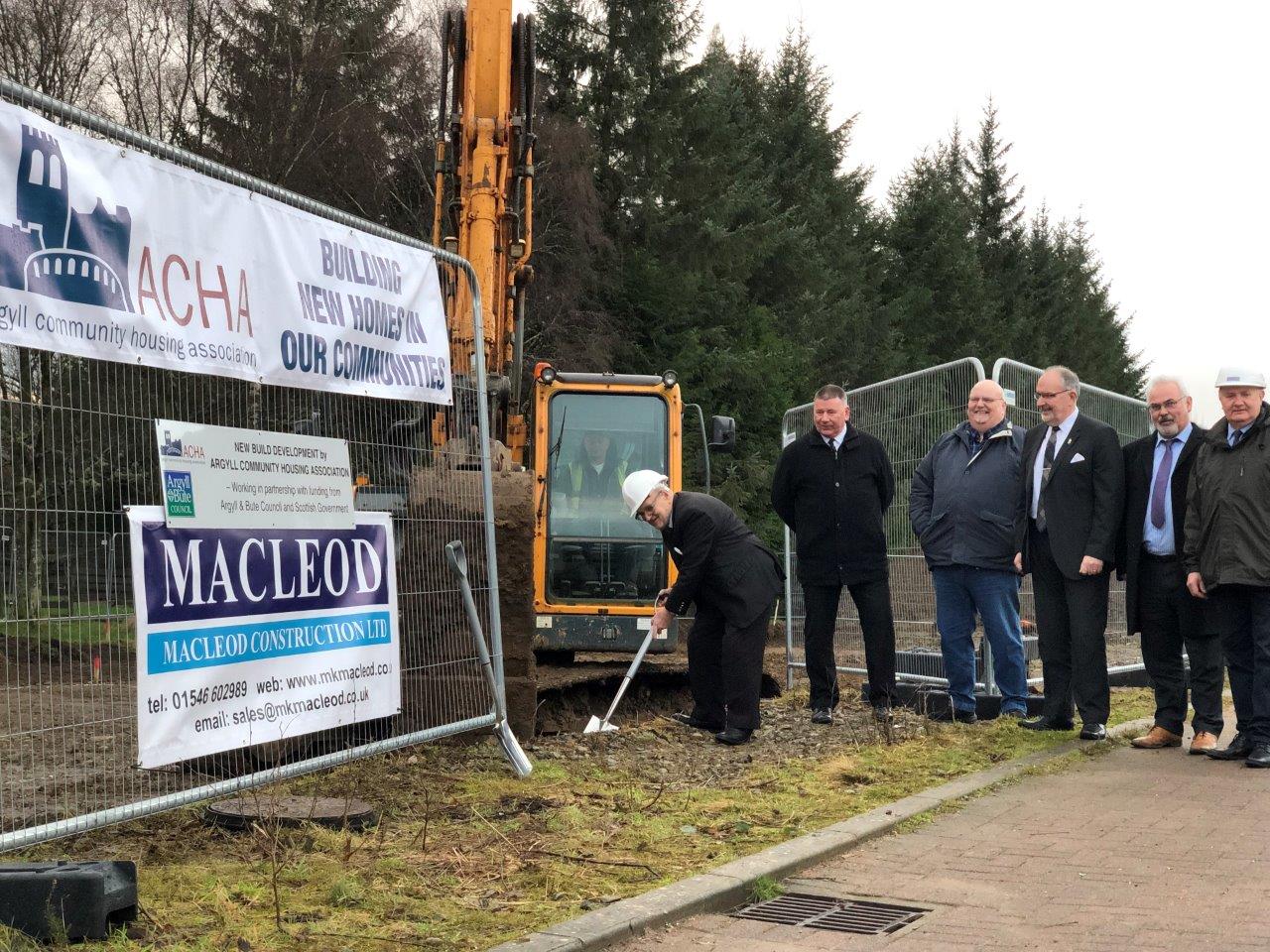 Councillor cuts sod for new ACHA homes in Kilmartin