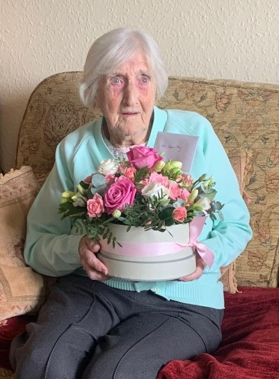 Manor Estates celebrates tenant turning 100