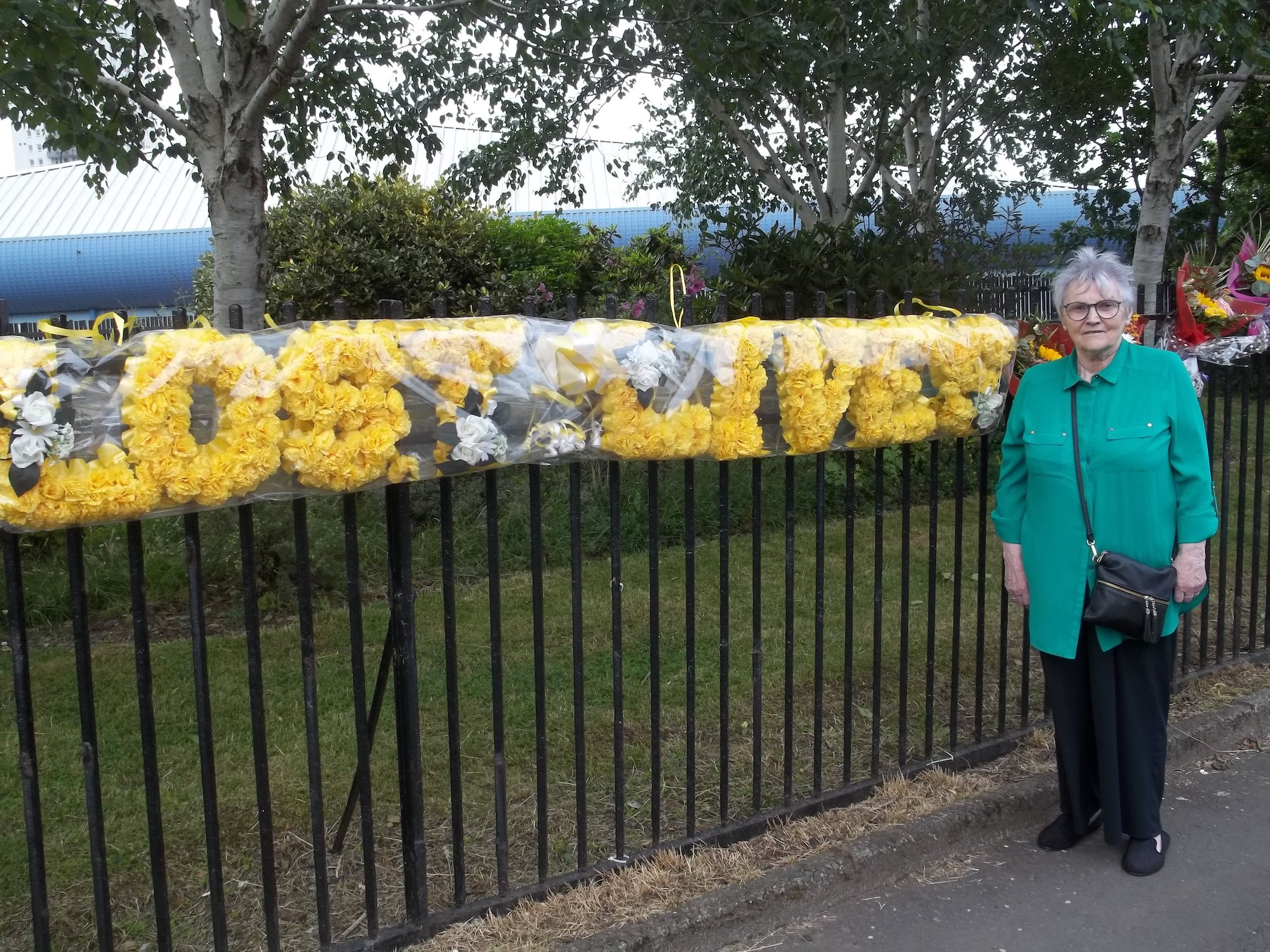 Castlemilk community upholds tradition of remembrance with 19th annual ‘Flowers on the Railings'