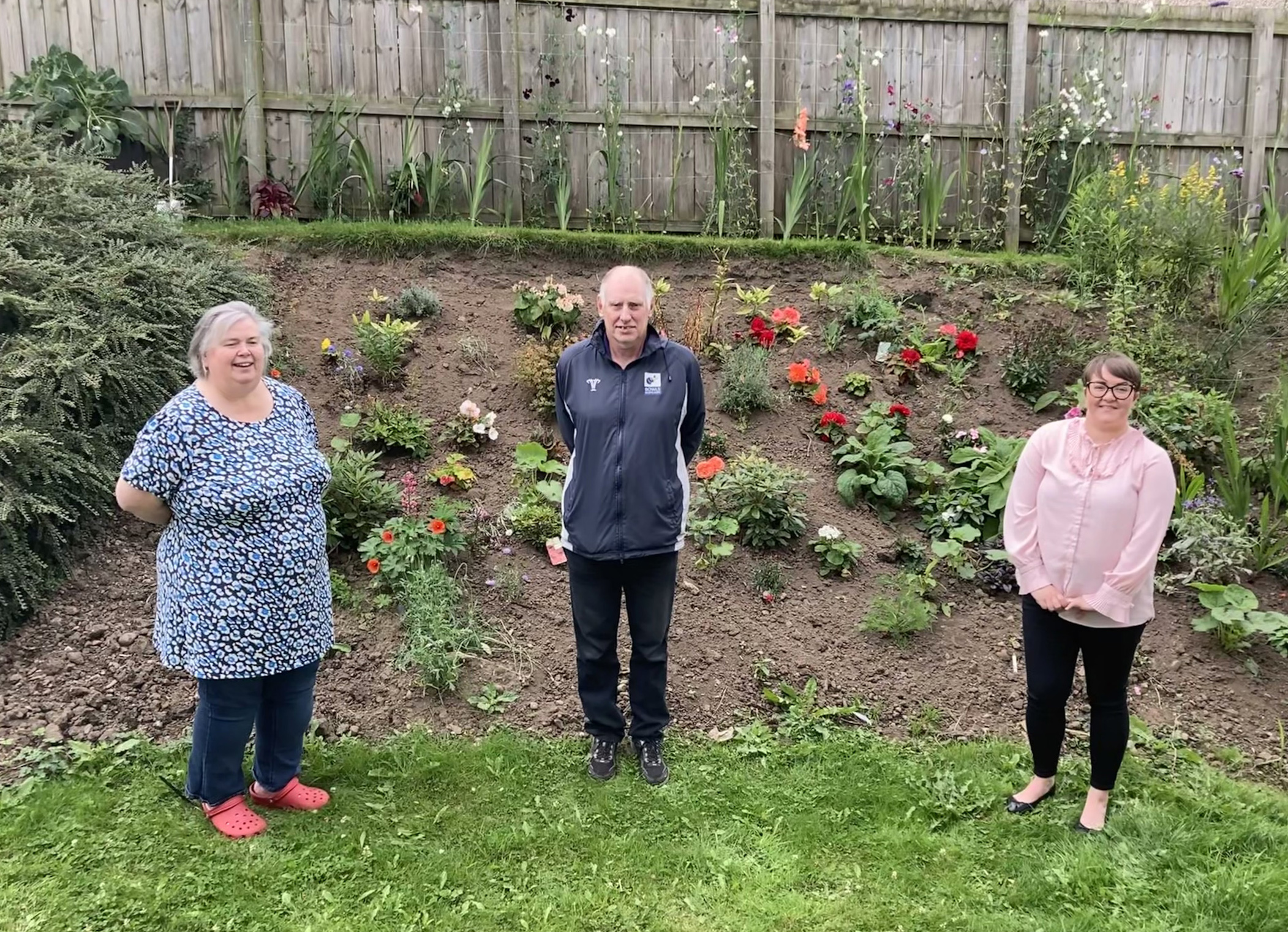 Melville tenants transform unloved Midlothian garden