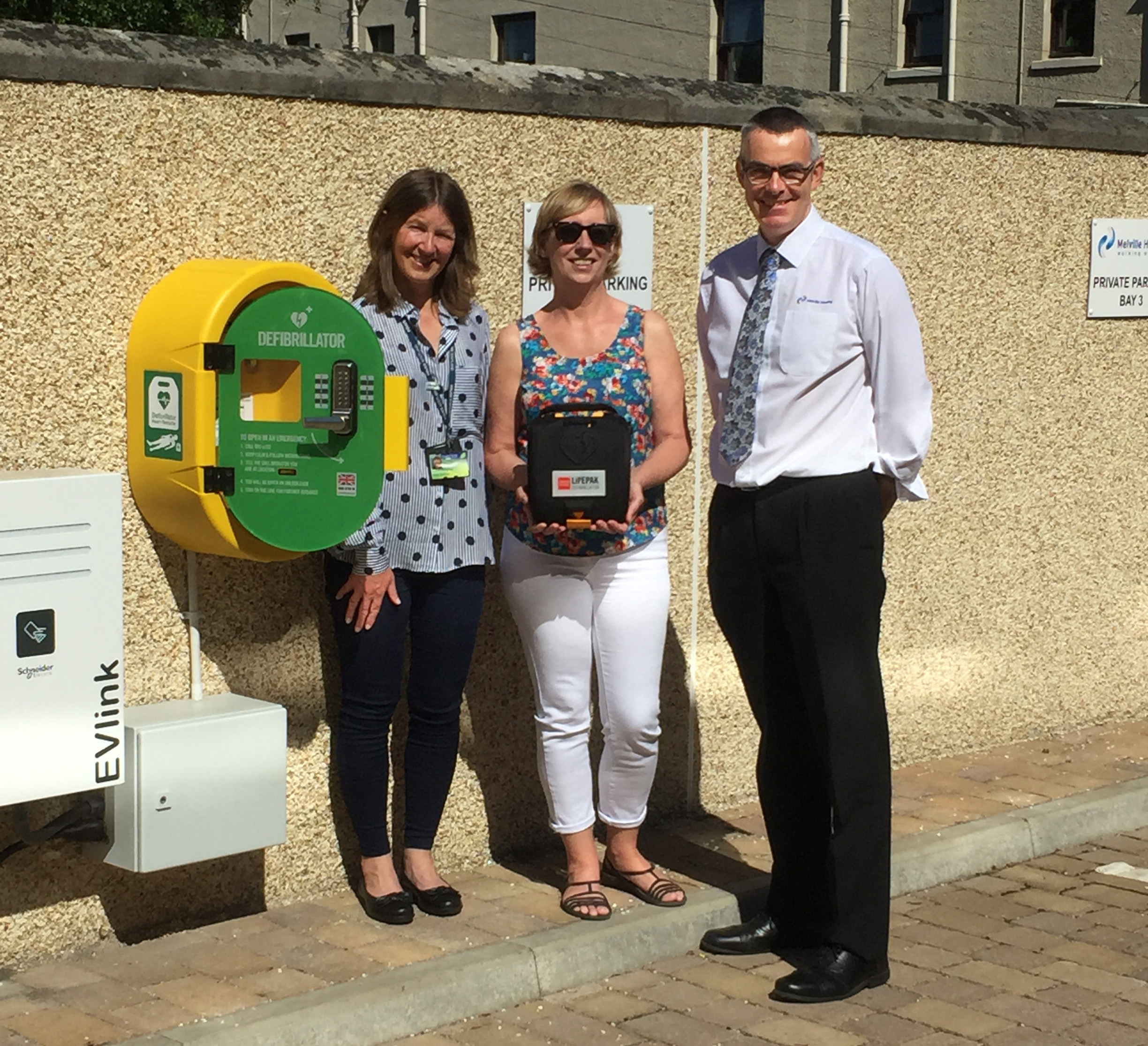 Melville unveils Dalkeith’s first lifesaving 24/7 public defibrillator