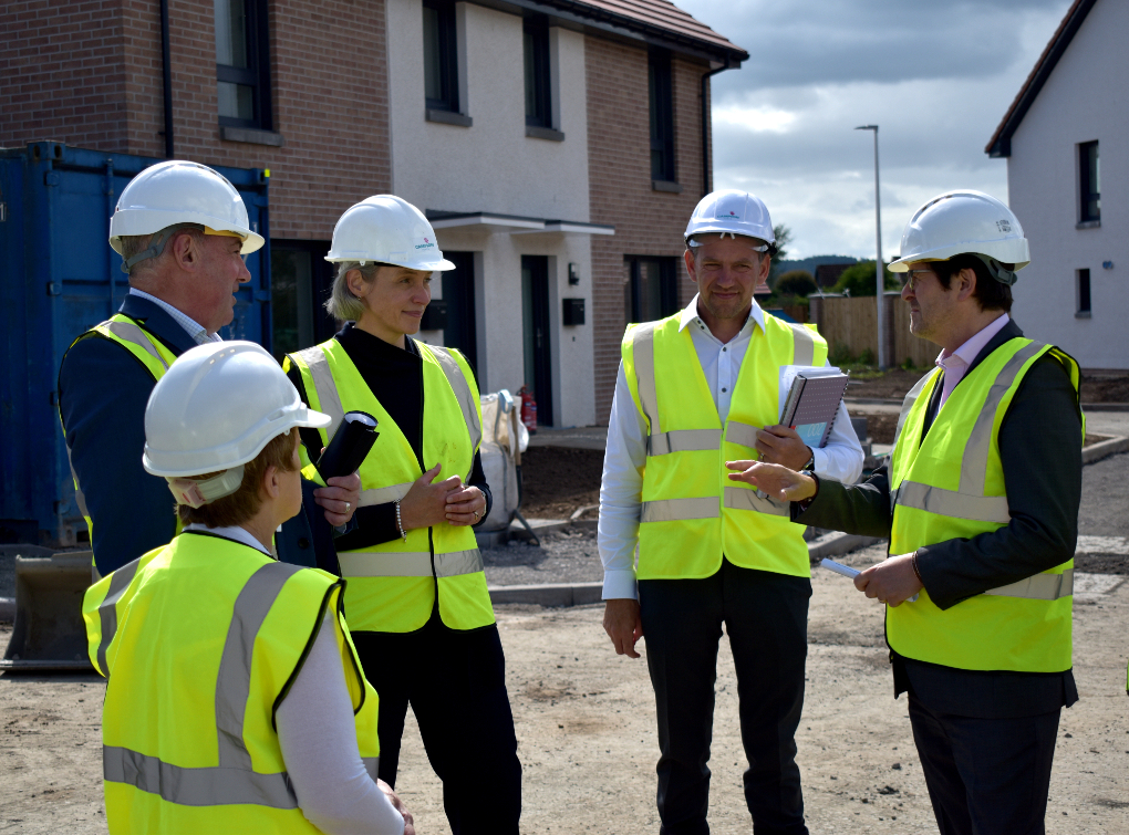 Housing minister visits two flagship Kingdom developments