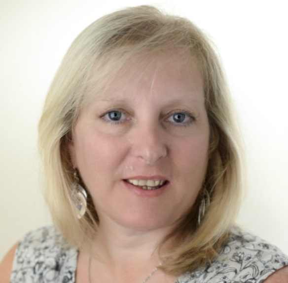 Yorkhill director Pauline Hollinsworth announces retirement