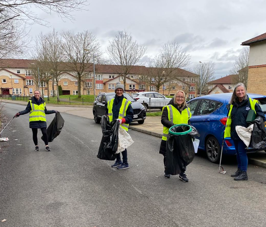 Cassiltoun helps give Castlemilk a Spring Clean