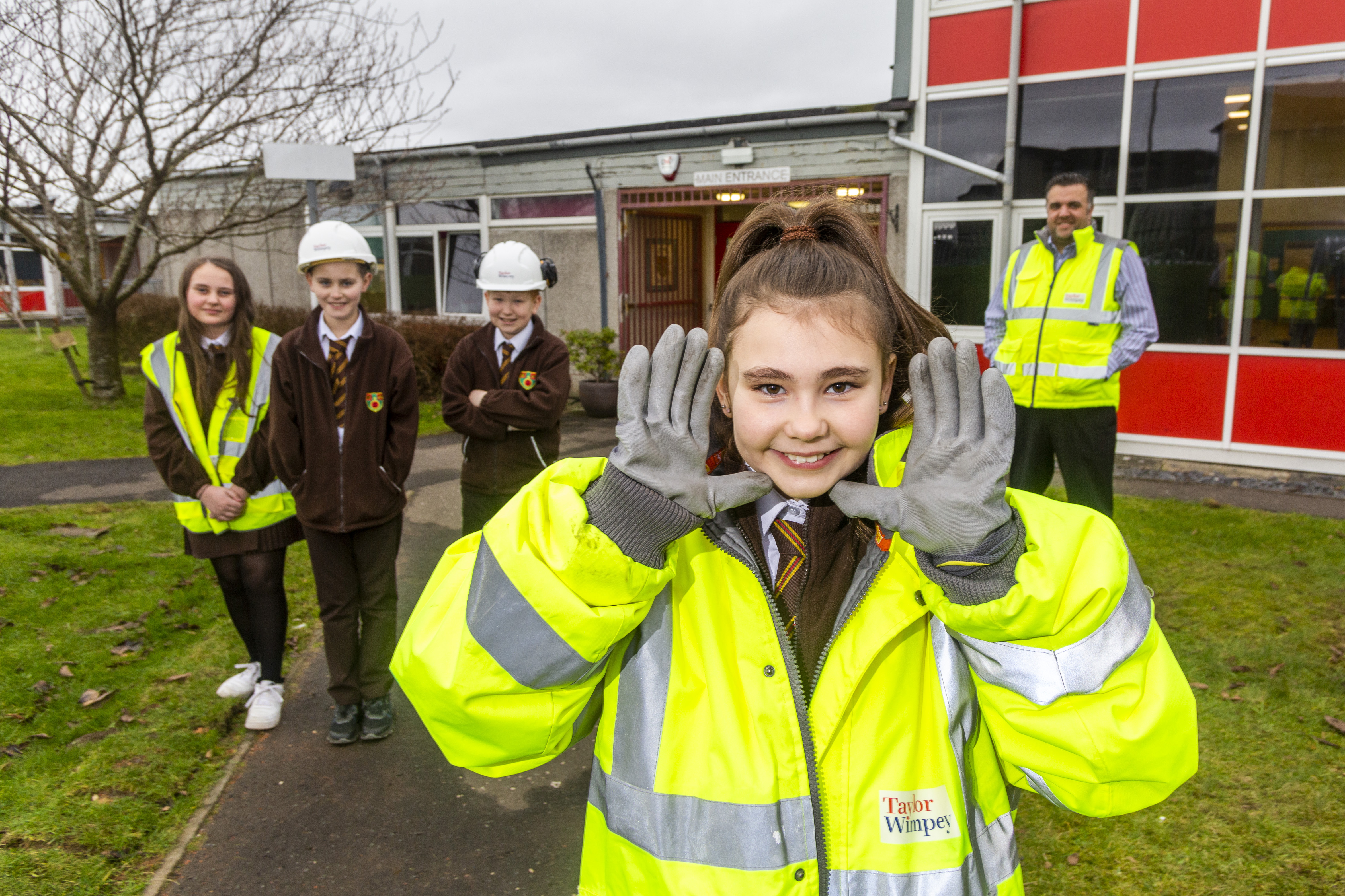 Taylor Wimpey gives lesson in safety to local school children in Moodiesburn