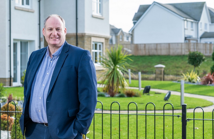 Video: UK first green energy technology piloted on Maidenhill homes