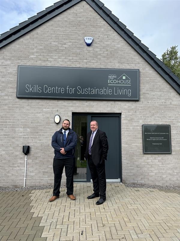 Students gain net zero skills at Scotland’s first eco construction training centre