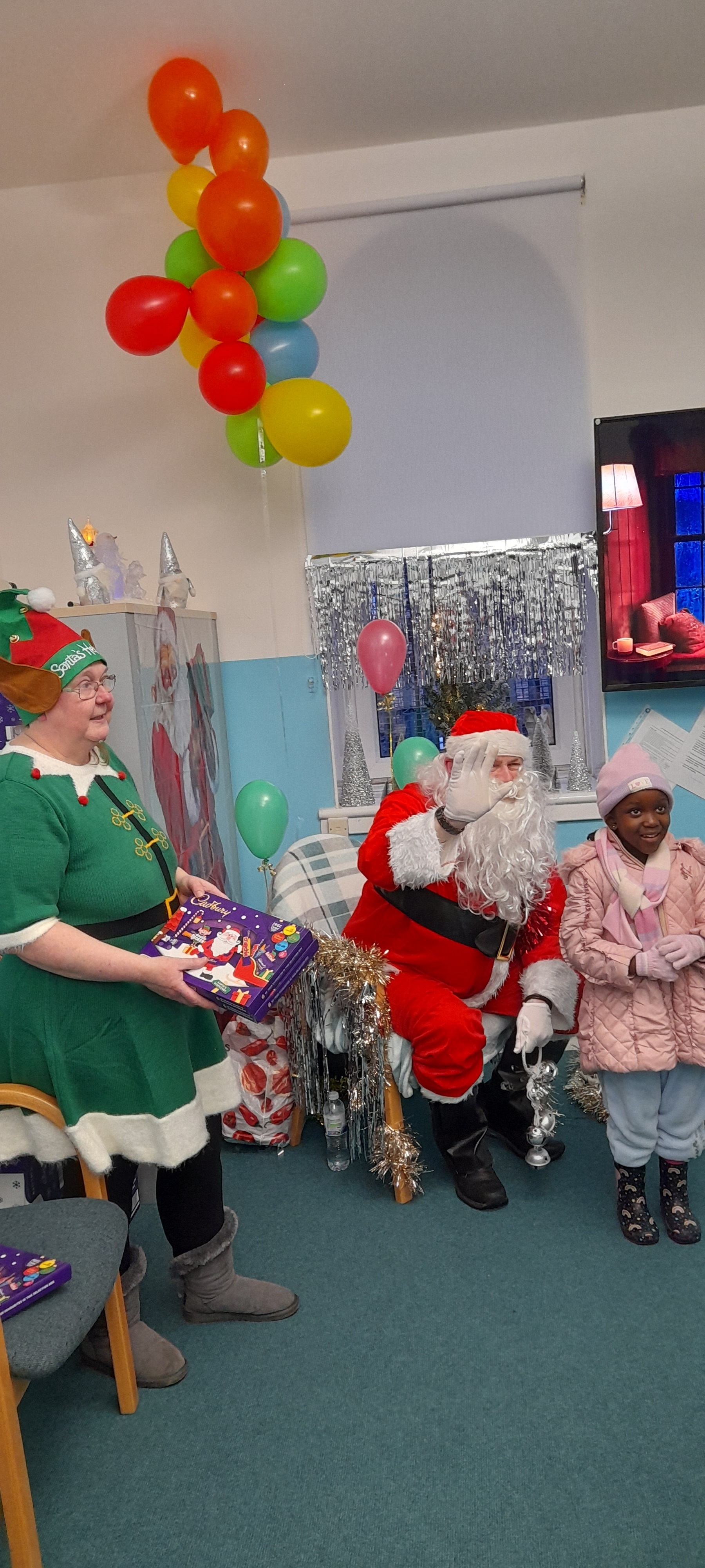 Tollcross Housing Association and EVH bring festive joy to residents