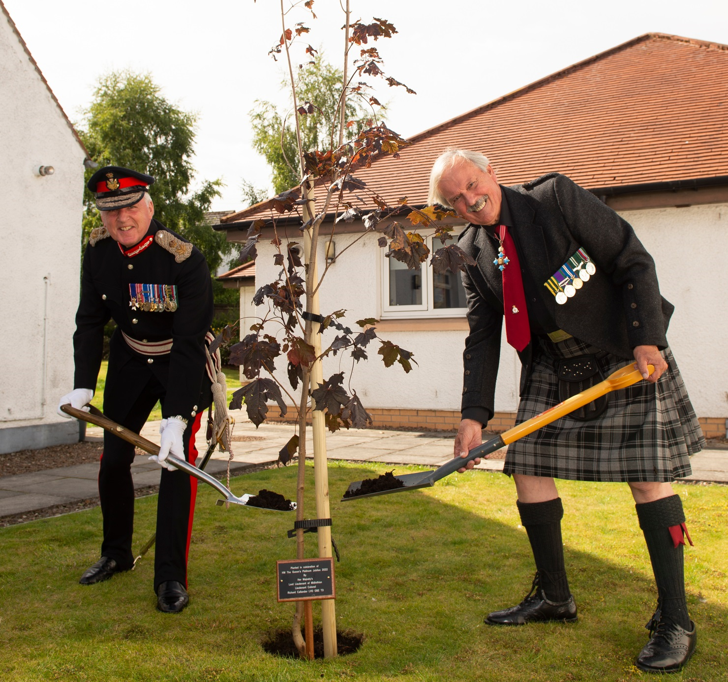 Veterans Housing Scotland plants a tree for the Queen’s Jubilee