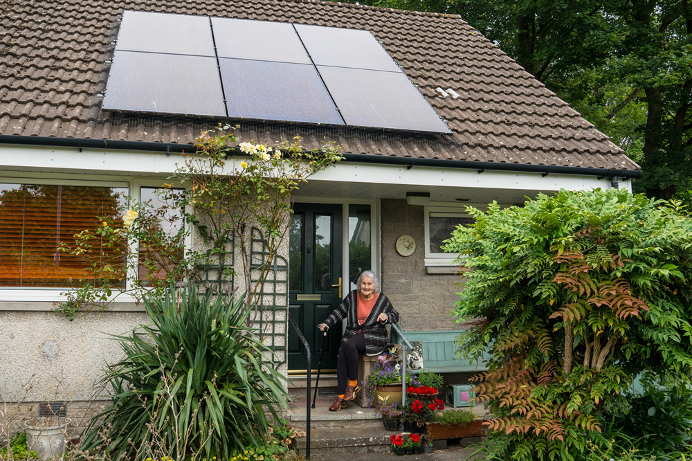 Solar panels help Wheatley tenants save nearly £600
