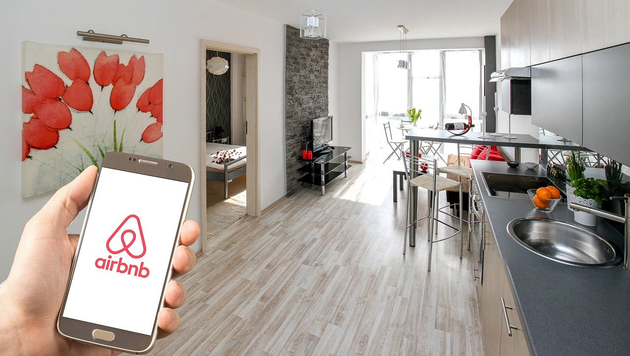 Airbnb moves to temporarily reserve UK bookings for key workers