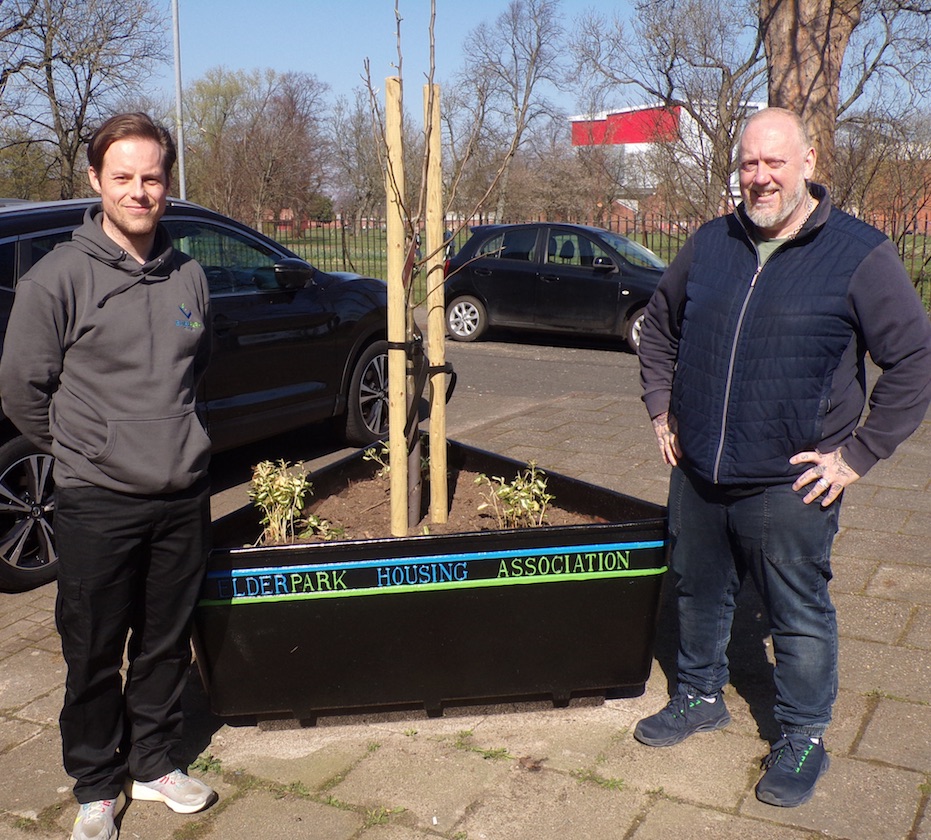 Street planters get a new lease of life as part of Elderpark celebrations