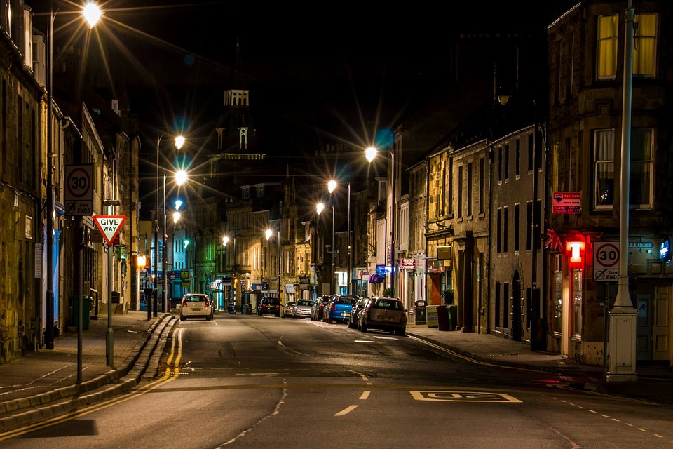 Federation of Small Businesses calls for empty shops to be converted into homes